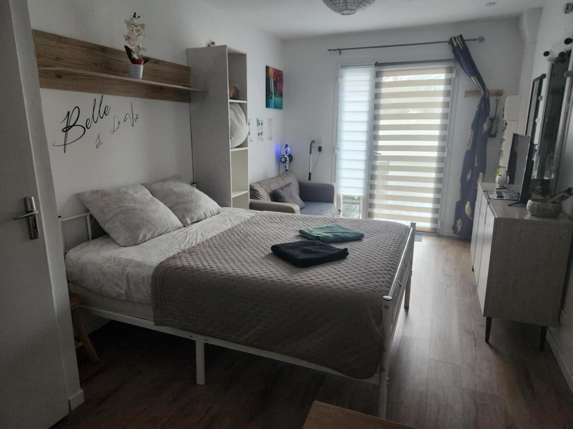 Studio Avec Terrasse Troarn Exteriér fotografie
